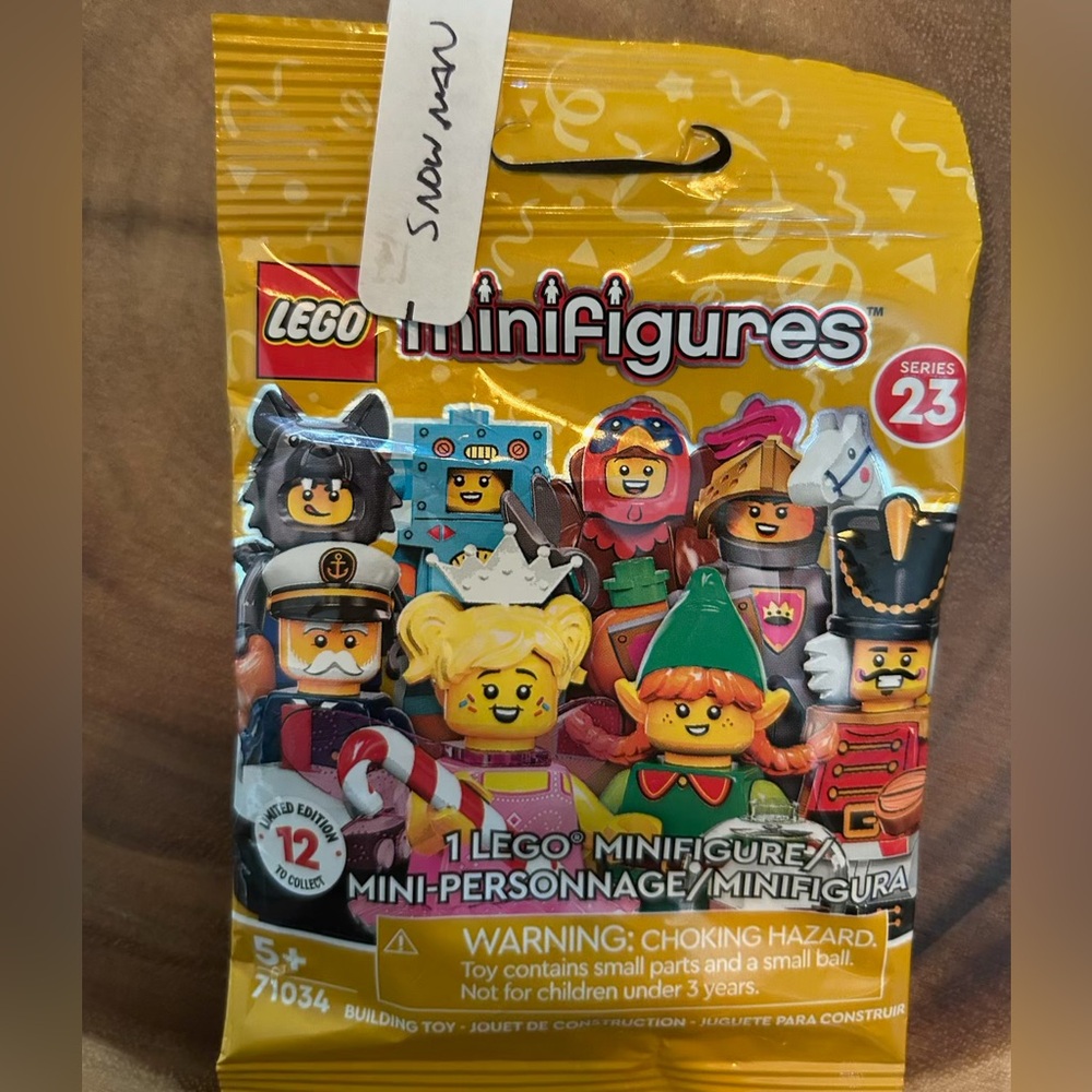 Lego Series 24 Minifigure, possibly the snowman